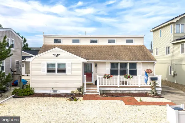 270 N 3rd St, SURF CITY, NJ 08008