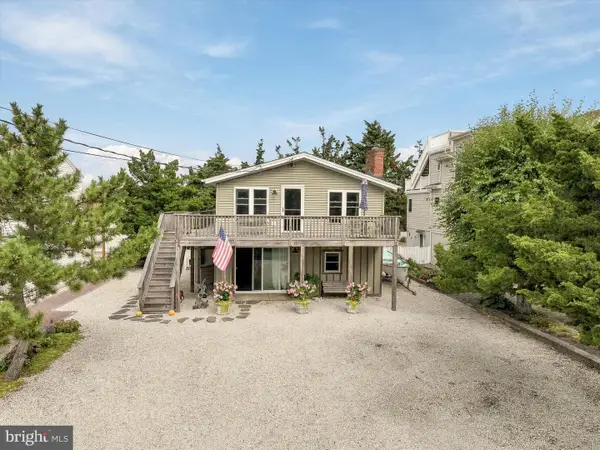 17 W 9th St, BARNEGAT LIGHT, NJ 08006