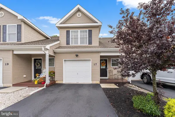 17 Wiley Way, TOMS RIVER, NJ 08757