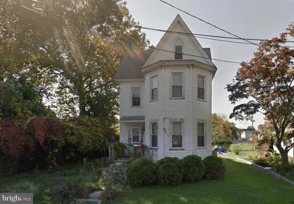 18 Pearl St, PENNS GROVE, NJ 08069