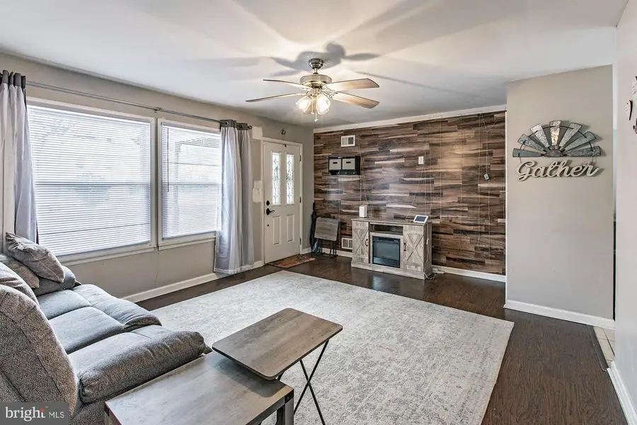 112 Snow Drop Ln, Penns Grove, NJ 08069 - Image #3