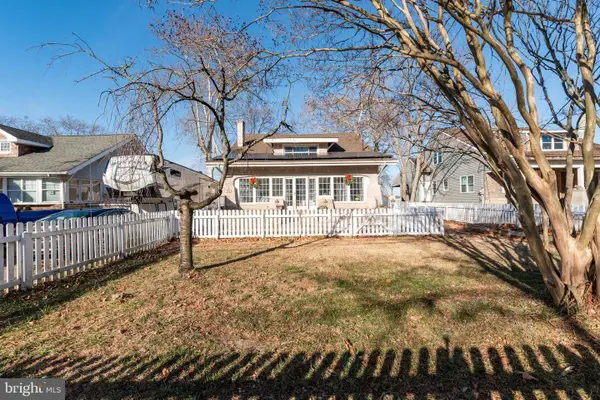 50 Delaware Ave, PENNS GROVE, NJ 08069