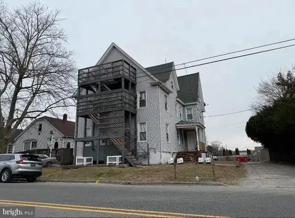 325 N Broad St, CARNEYS POINT, NJ 08069