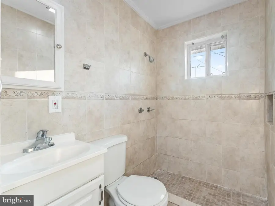 252 G St, Carneys Point, NJ 08069 - #3