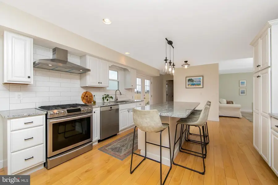 172 Featherbed Ln, Pilesgrove, NJ 08098 - #2