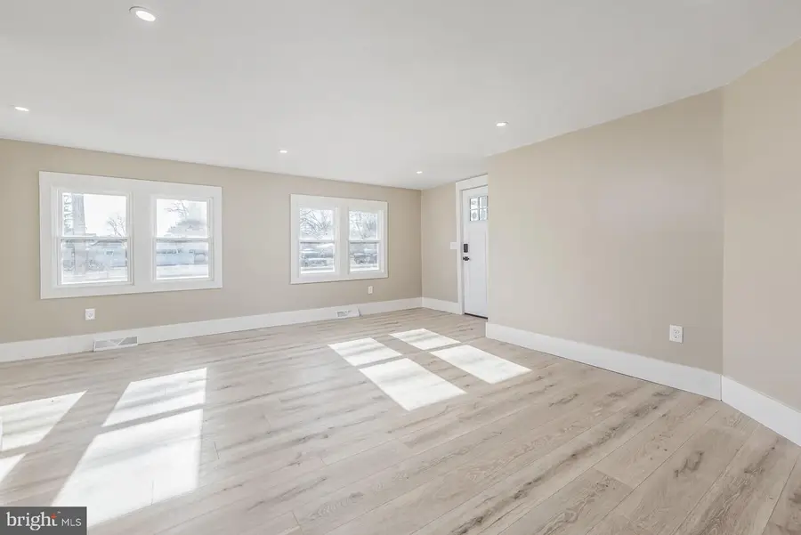 581 N Broadway, Deepwater, NJ 08023 - #2