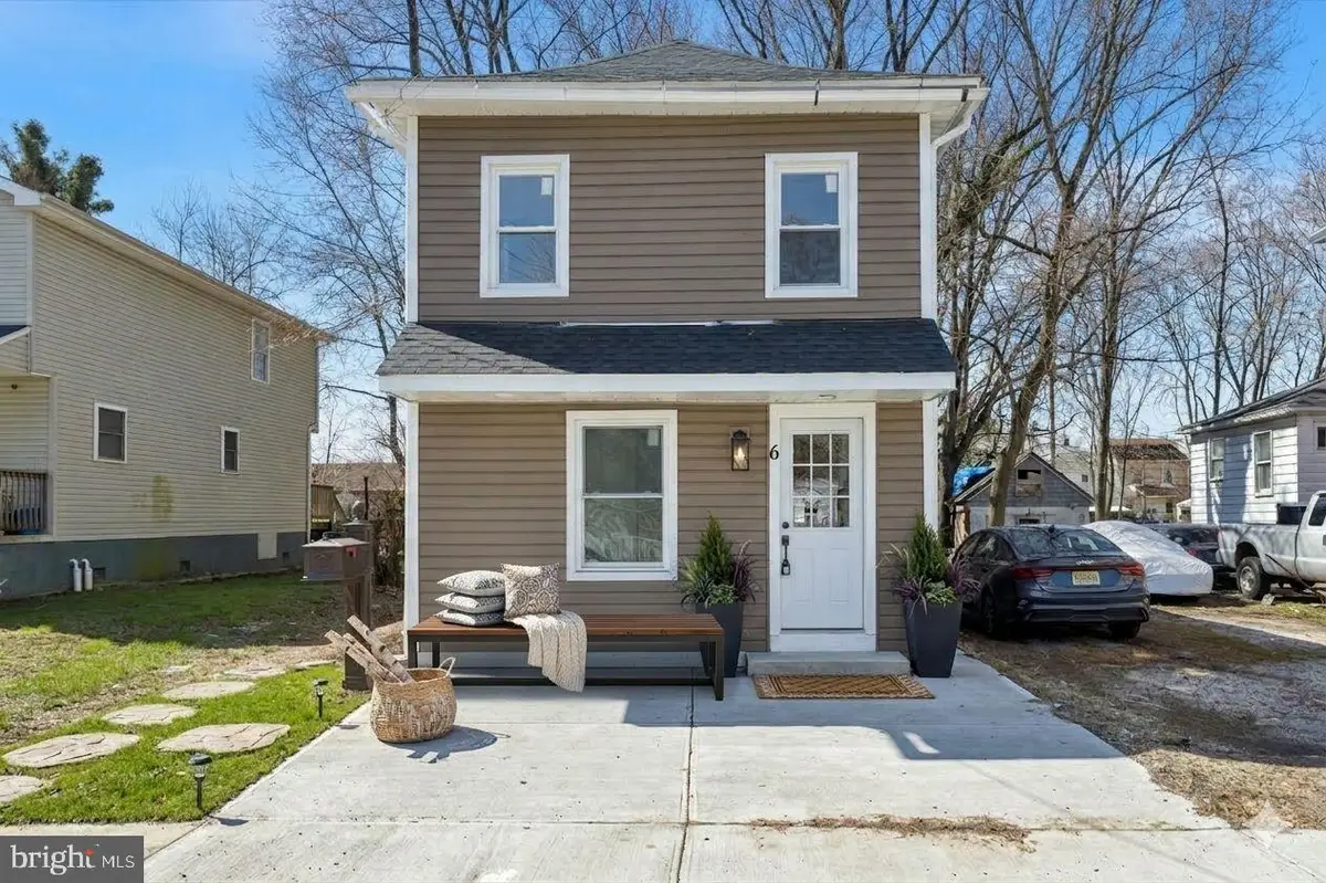 6 W Griffith St, Penns Grove, NJ 08069 - #1