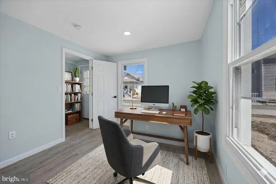 6 W Griffith St, Penns Grove, NJ 08069 - #2