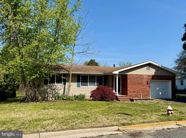 27 Center St, ELMER, NJ 08318