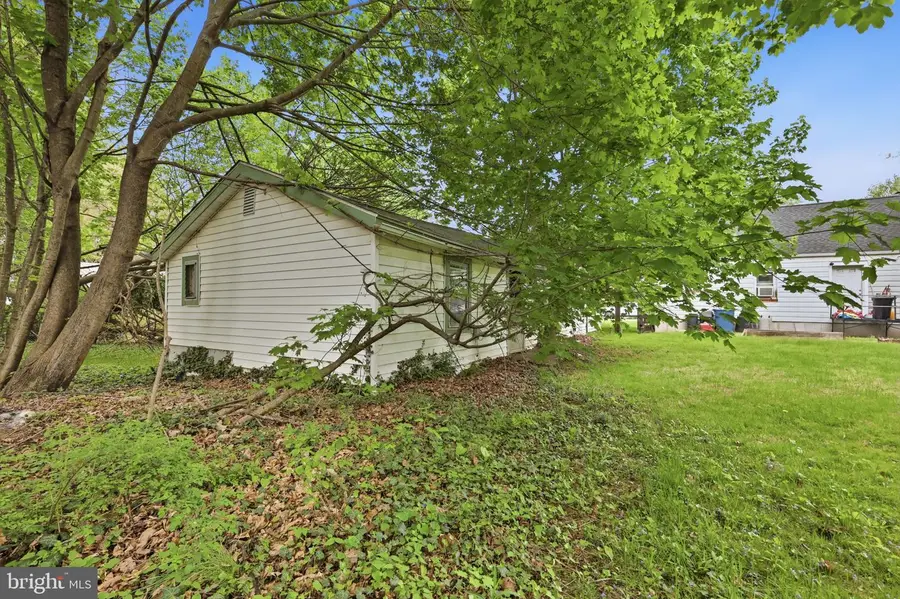 24 Elm St, Salem, NJ 08079 - #3
