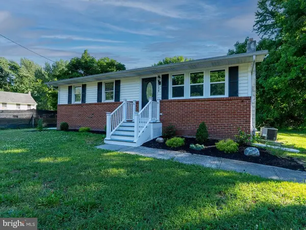 138 E Del A Vue Ave, CARNEYS POINT, NJ 08069