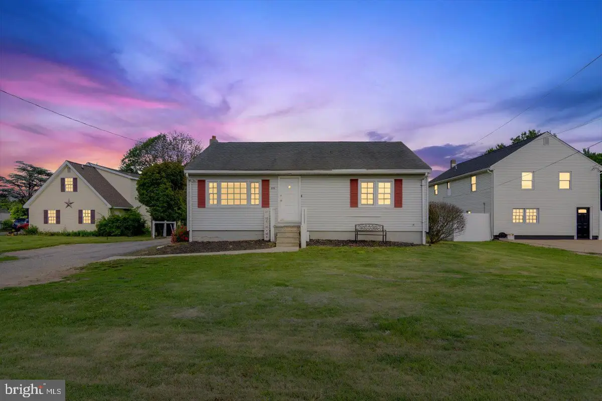 370 S Hook Rd, Pennsville, NJ 08070 - #1
