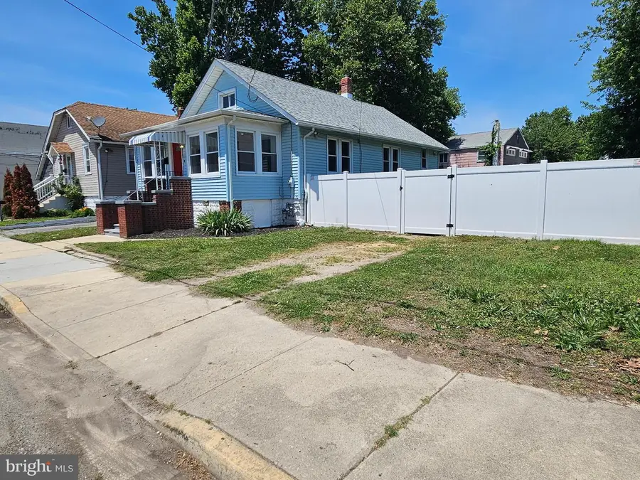 13 E Griffith St, Penns Grove, NJ 08069 - #2