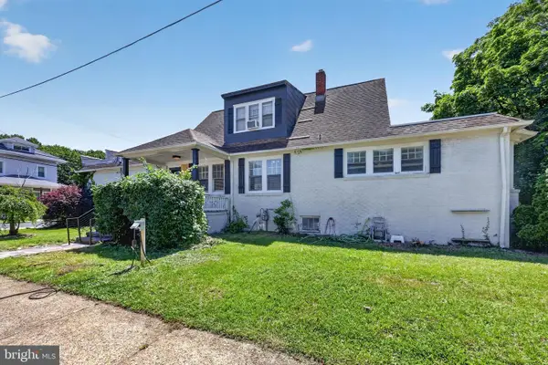 204 E Main St, PENNS GROVE, NJ 08069