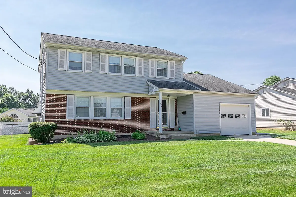237 Borton Dr, Woodstown, NJ 08098 - #1