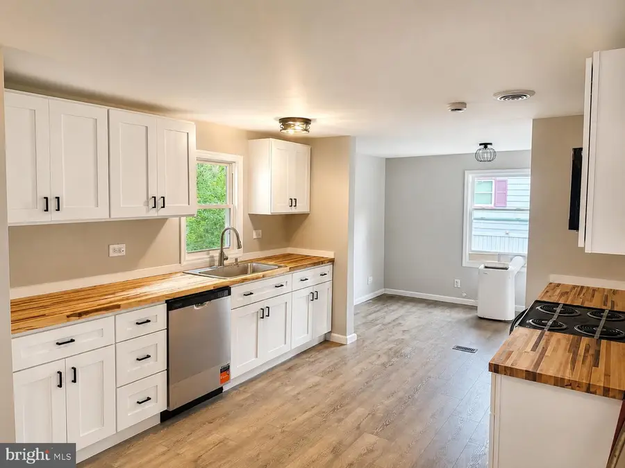 8 Harding Dr, Pittsgrove, NJ 08318 - #2