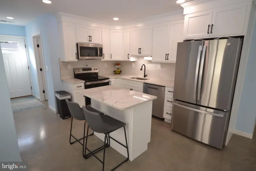 239 Broad St, Elmer, NJ 08318 - #2