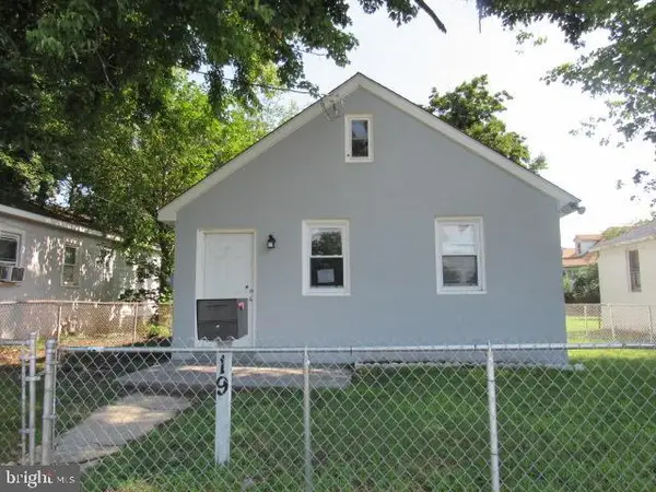 19 Willis Ave, PENNS GROVE, NJ 08069