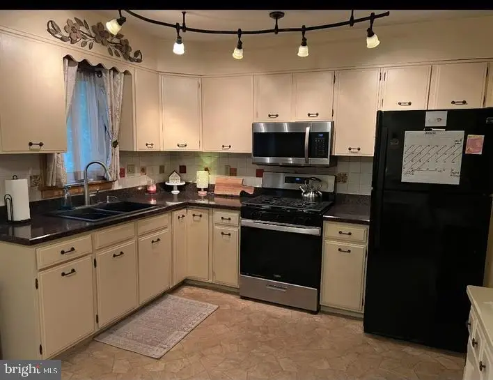 109 Michigan Rd, Pennsville, NJ 08070 - #3