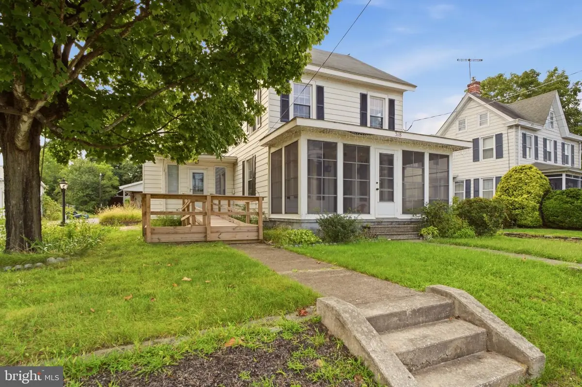 318 S Main St, Elmer, NJ 08318 - #1