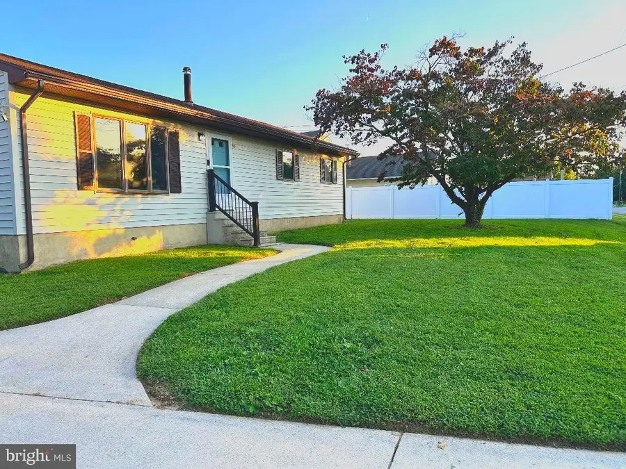 20 University Dr, Pennsville, NJ 08070 - #3