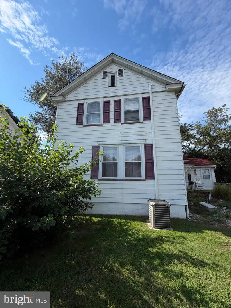 266 C St, Carneys Point, NJ 08069 - #3