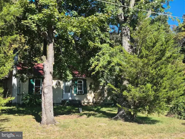 28 Schoolhouse Ln, PITTSGROVE TWP, NJ 08318
