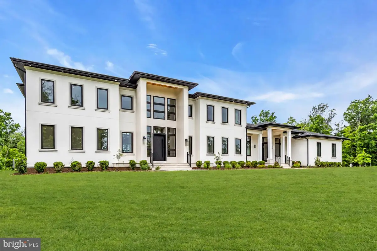 125 Harlingen Rd, Belle Mead, NJ 08502 - #1