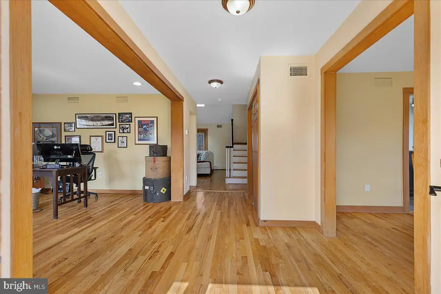 14 Grove St, Rocky Hill, NJ 08553 - #3