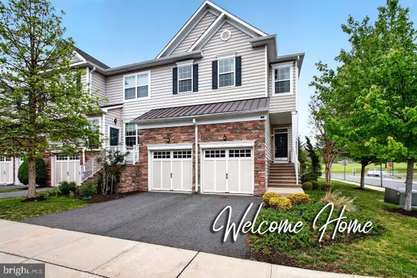 4 Braeburn Dr, SKILLMAN, NJ 08558