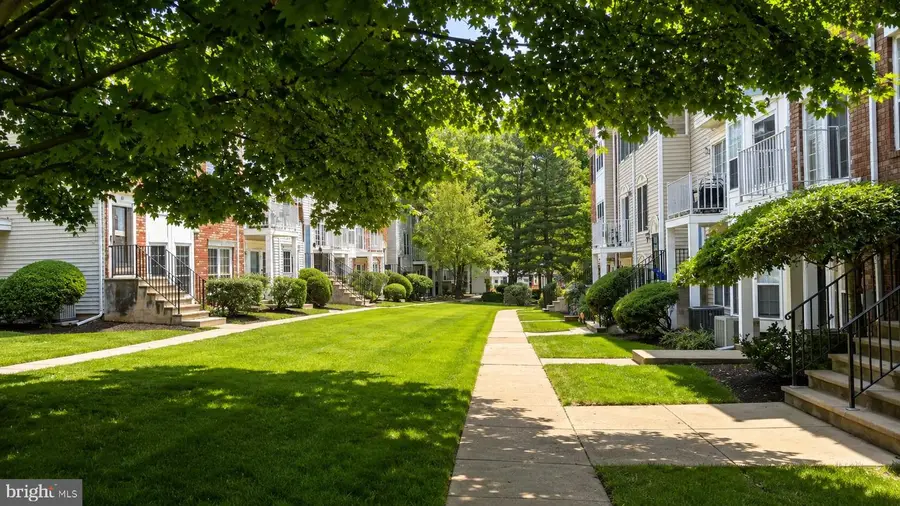 216 Sapphire La Ln, Franklin Park, NJ 08823 - #2