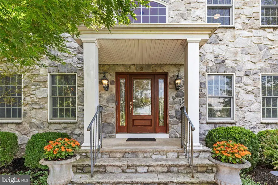 2 Scenic Hills Ct, Belle Mead, NJ 08502 - #2