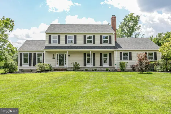 21 Sleepy Hollow Ln, BELLE MEAD, NJ 08502