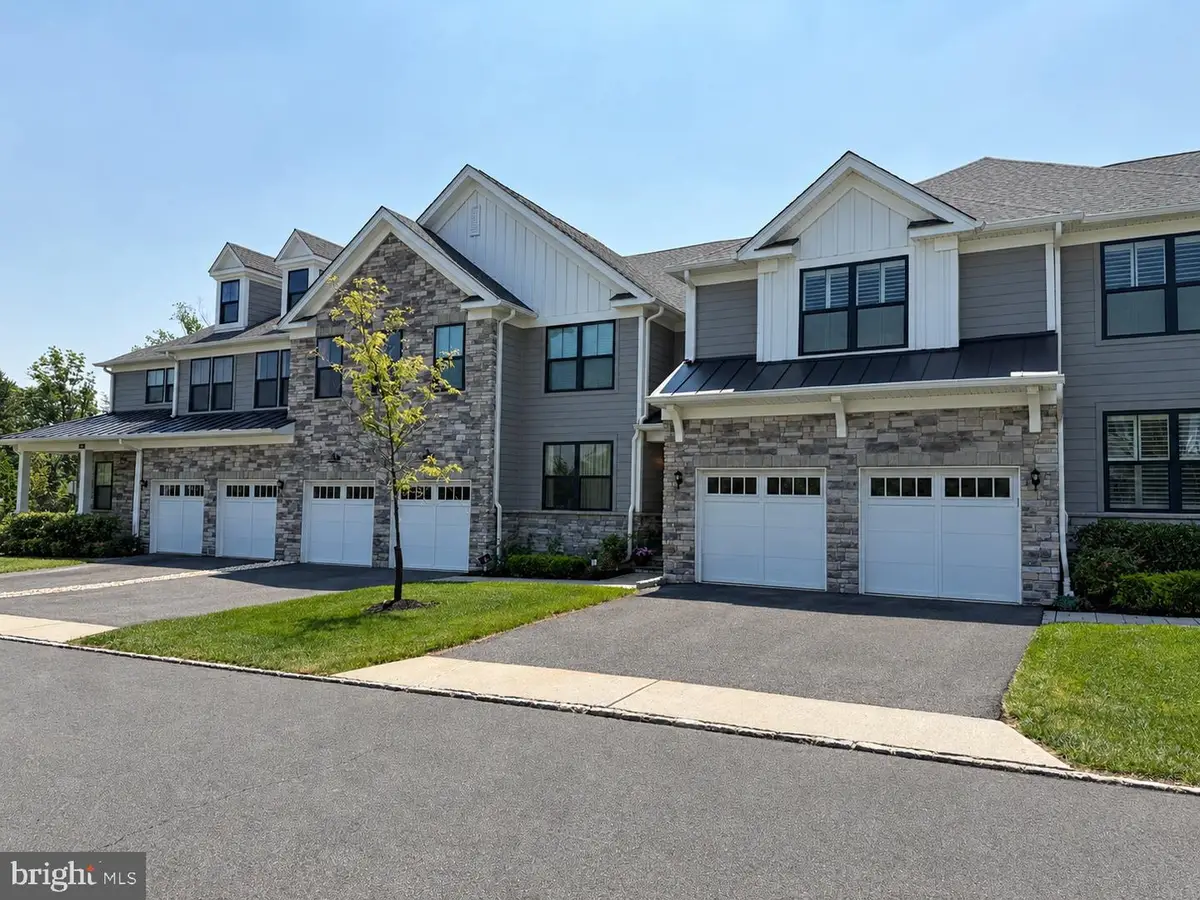14 Monmouth Rd, Warren, NJ 07059 - #1
