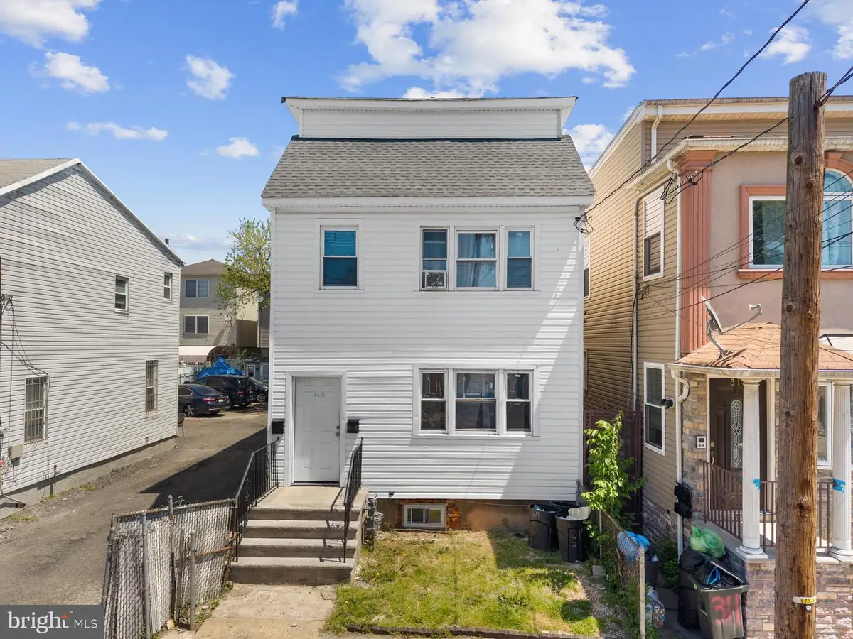 313 Livingston St, Elizabethport, NJ 07206 - #1
