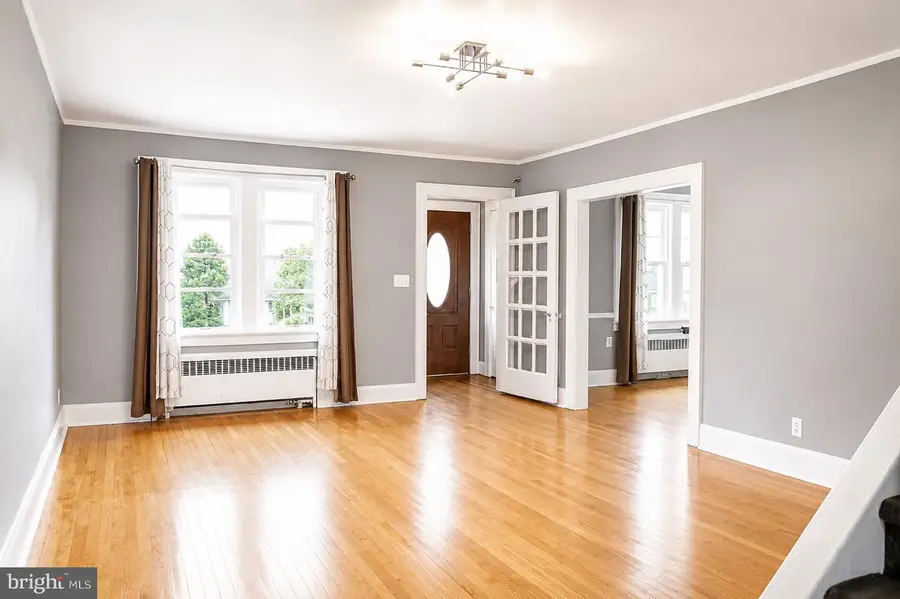 40 E Lincoln Ave, Roselle Park, NJ 07204 - #2