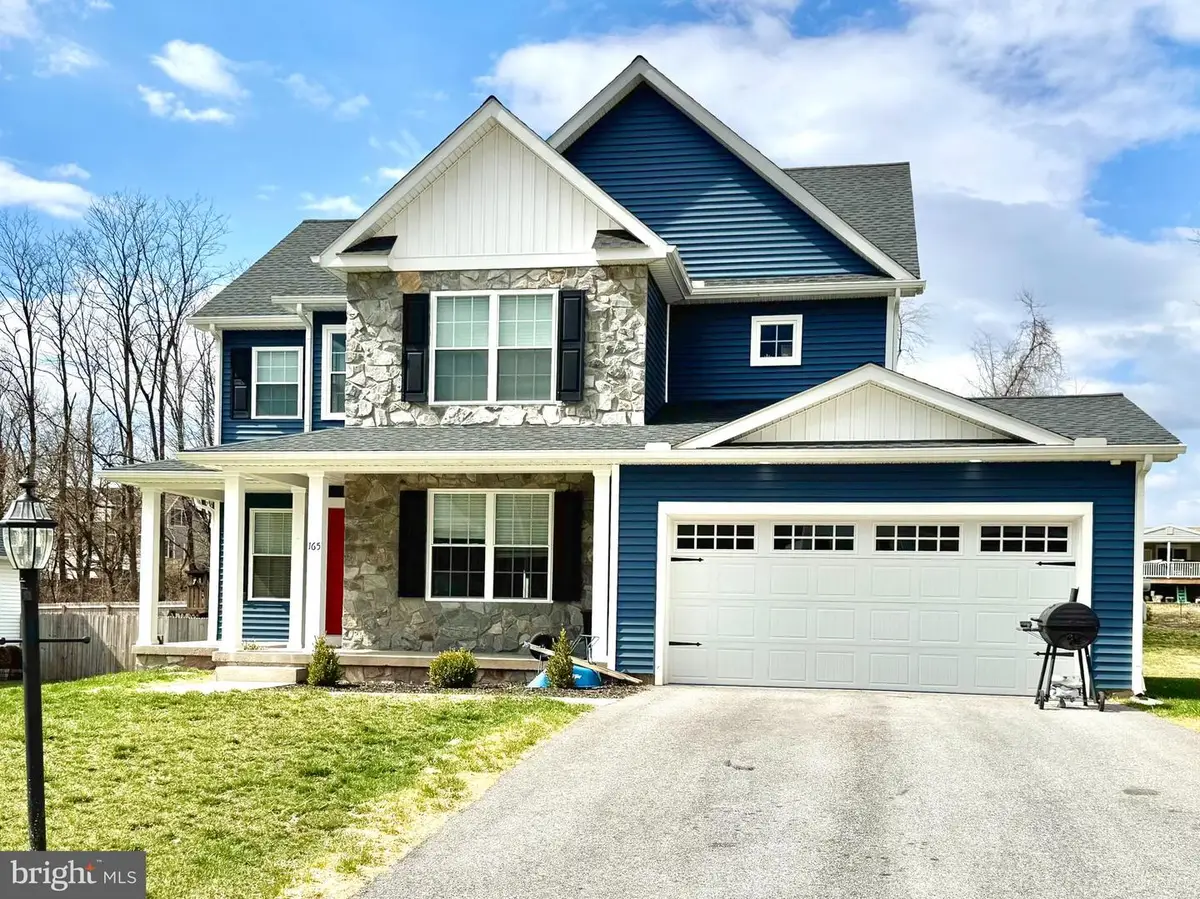 165 Oxford Blvd, New Oxford, PA 17350 - #1