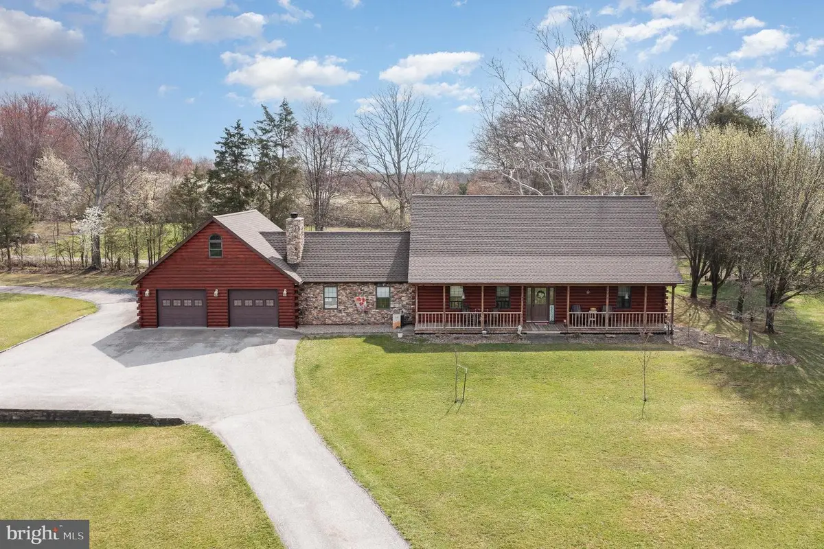 105 New Chester Rd, New Oxford, PA 17350 - Image #1