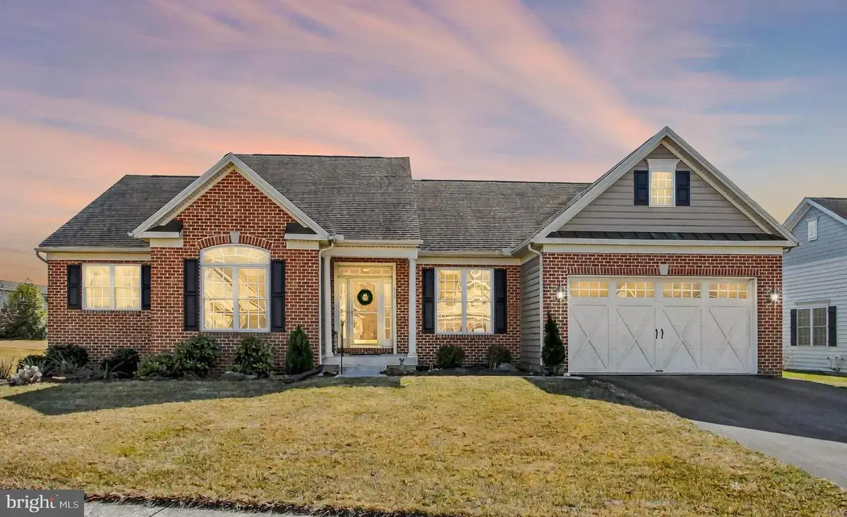 240 Stafford Dr, Hanover, PA 17331 - #1