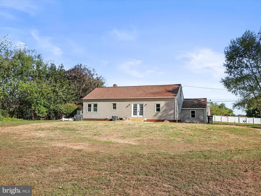 935 Kohler Mill Rd, New Oxford, PA 17350 - Image #2