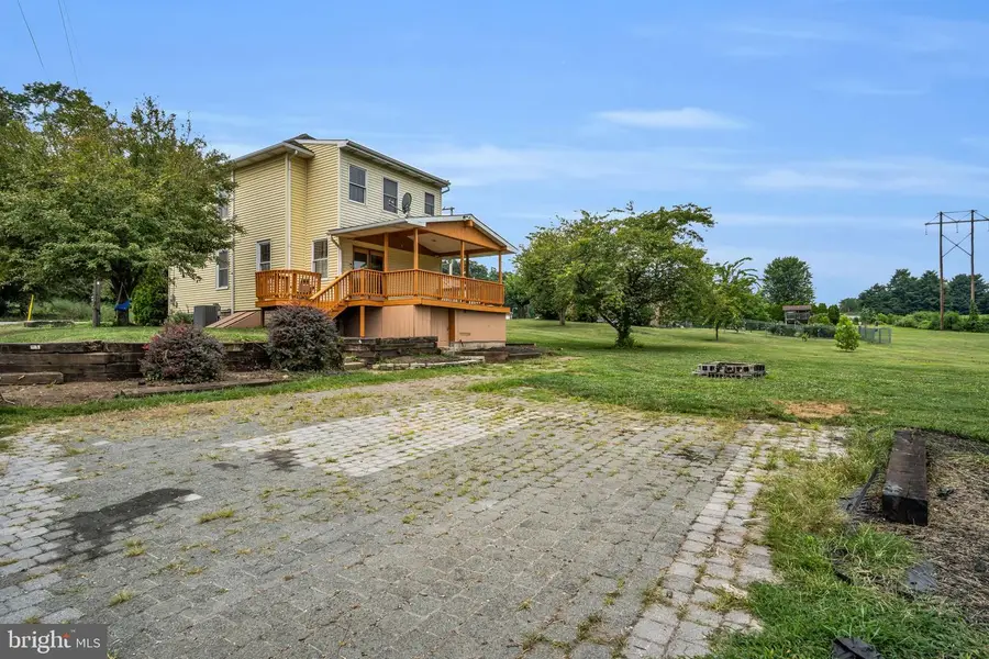 1041 Irishtown Rd, New Oxford, PA 17350 - Image #2