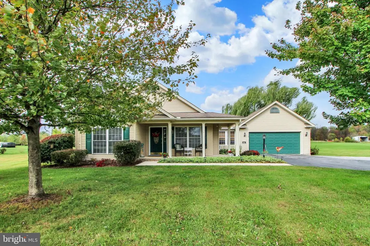 975 Hoffman Home Rd, Gettysburg, PA 17325 - Image #1