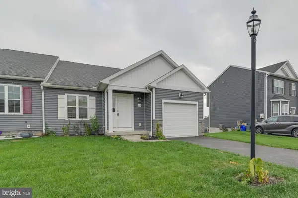 33 Star Dr, HANOVER, PA 17331