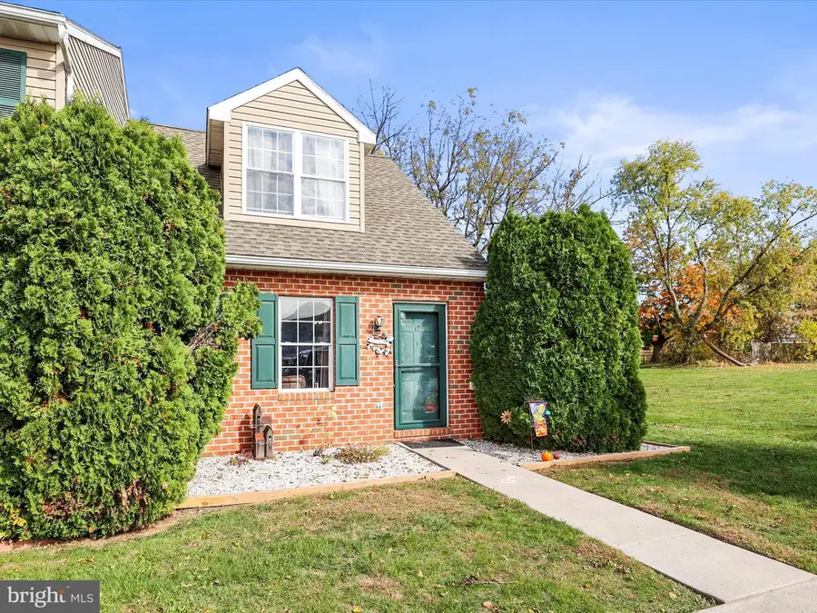 12 Fiddler Dr, New Oxford, PA 17350 - Image #2