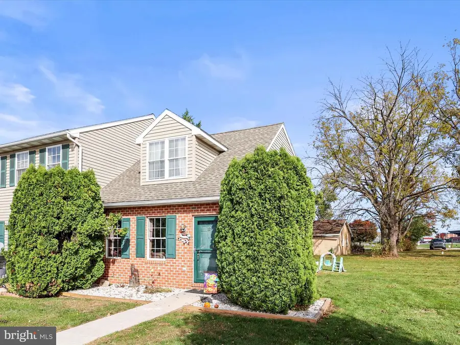 12 Fiddler Dr, New Oxford, PA 17350 - Image #3