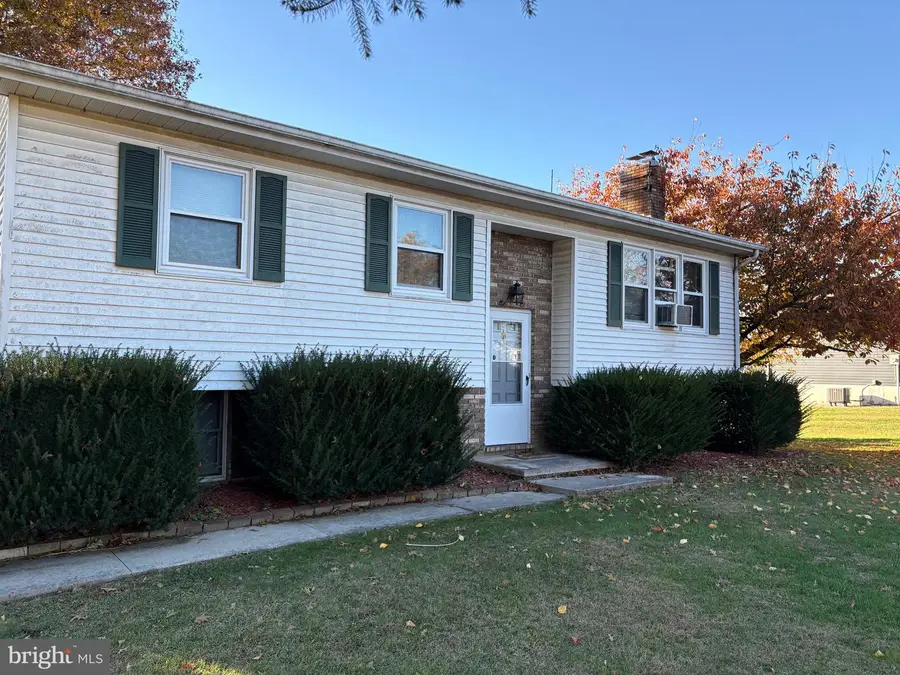 437 Ridge Rd, Gettysburg, PA 17325 - Image #2