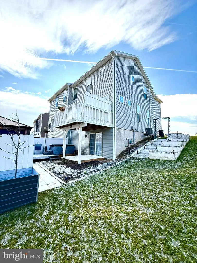 76 Skyview Cir, Hanover, PA 17331 - Image #2