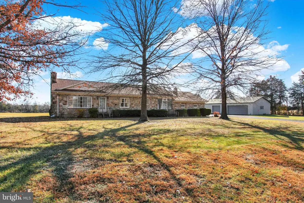 930 Hoffman Rd, Gettysburg, PA 17325 - Image #1