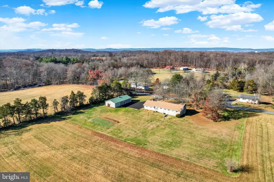 930 Hoffman Rd, Gettysburg, PA 17325 - Image #2