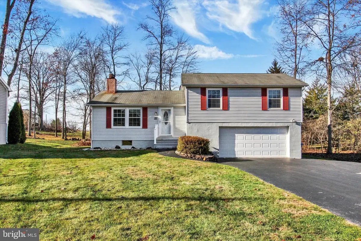 27 Mccandless Dr, East Berlin, PA 17316 - Image #1